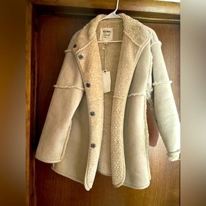 dylan ❤️NWT reversible Sherpa coat M